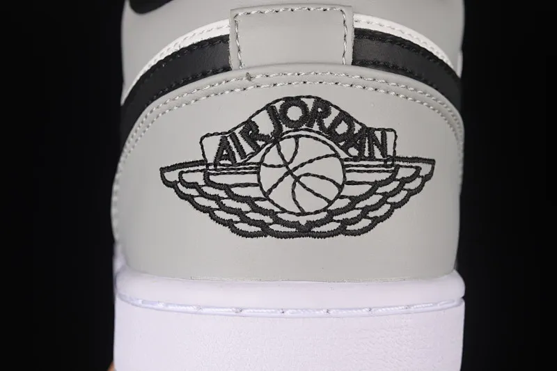 All categories Air Jordan Jordan series basketball shoes Air Jordan 1 Low Z version Air Jordan 1 AJ1 Joe 1 new black and gray low-top retro culture basketball shoes 553558-052